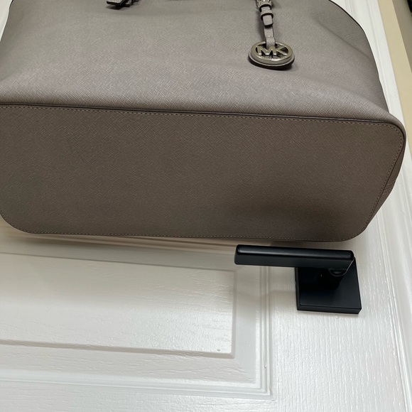 Michael Kors Jet Set Tote purse-Saffiano leather-Light grey - Picture 7 of 16